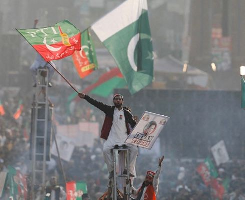 د پاکستان تحریک انصاف ګوند د سراسري لاریونونو لپاره پراخ چمتووالی پیل کړی