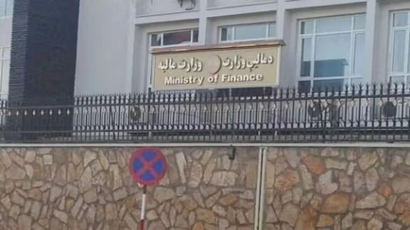 بعد احتاجاجات واسعة.. طالبان تعلن استئناف صرف رواتب المتقاعدين 