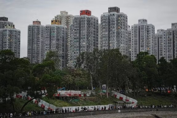 د هانګکانګ اورلګېدنه؛ د مړو شمېر ۱۵۶ ته لوړ شو