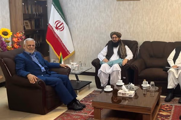 طالبان او ایراني چارواکي د بندیانو د لېږد د نوي پړاو پیل کېدو په اړه غږېدلي