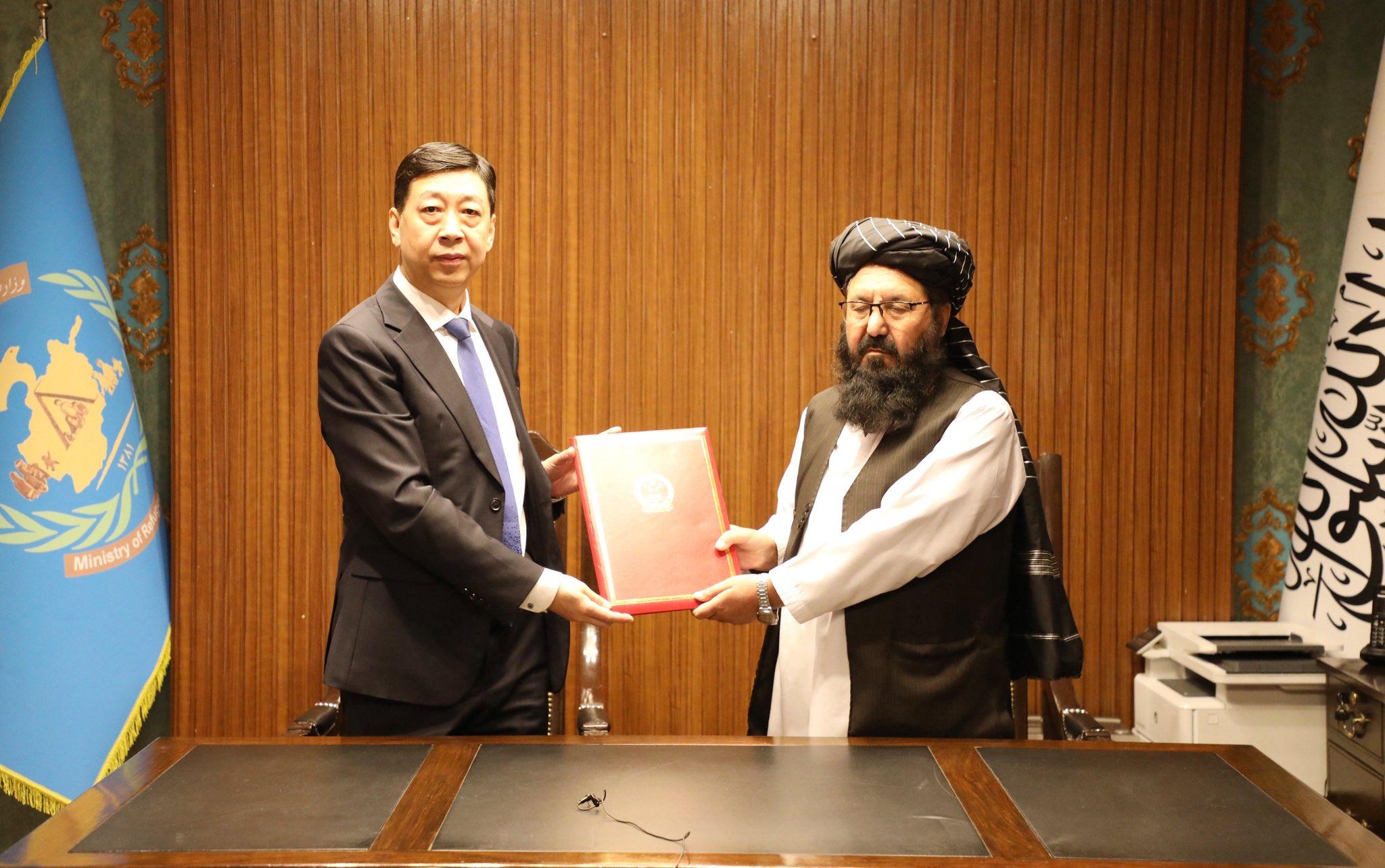 طالبان وايي، د بېرته ستنېدونکو لپاره د چین د بشري مرستو دویمه جوپه افغانستان ته ورسېده