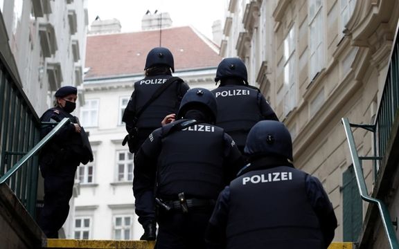 د اتریش پولیسو په ویانا کې د دریو ښځو د وژلو په تور یو افغان کډوال نیولی