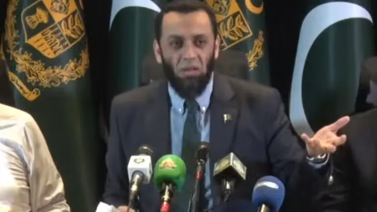 وزير الإعلام الباكستاني: حركة الإنصاف جناح من حركة طالبان باكستان