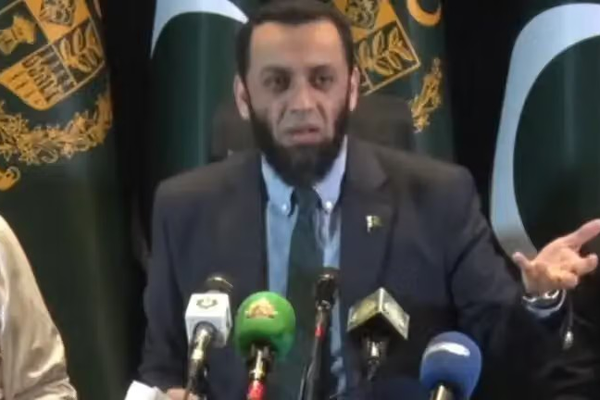 وزير الإعلام الباكستاني: حركة الإنصاف جناح من حركة طالبان باكستان