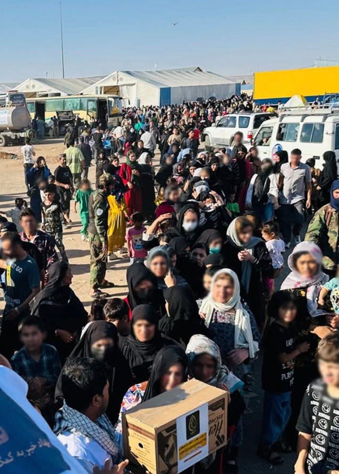 له ایرانه د کډوالو اېستل؛ تېره ورځ څه باندې ۲زره افغانې کورنۍ ستنې شوې دي