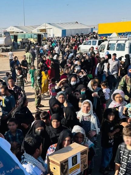 له ایرانه د کډوالو اېستل؛ تېره ورځ څه باندې ۲زره افغانې کورنۍ ستنې شوې دي