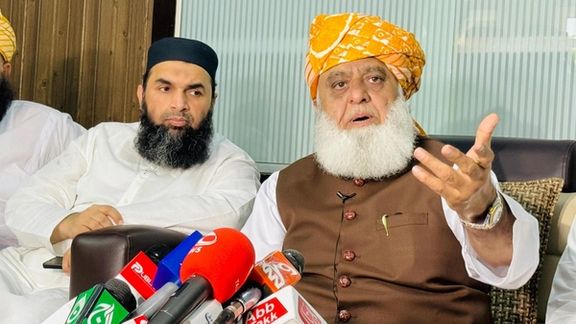 مولانا فضل الرحمن: شل کاله مو له طالبانو ملاتړ وکړ او نن هر څه په اوبو لاهو شول