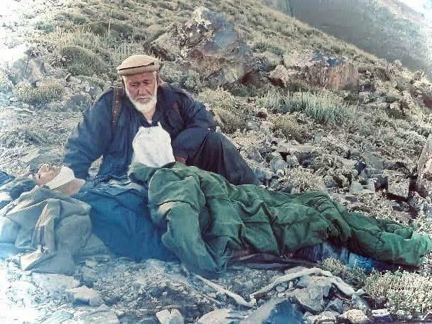 وفاة قائد أفغاني مناهض لطالبان فقد نجله في معارك ضد الحركة