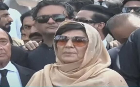 د عمران خان خور: ګواښونه کیږي چې عمران خان به په زندان کې له منځه یووړل شي