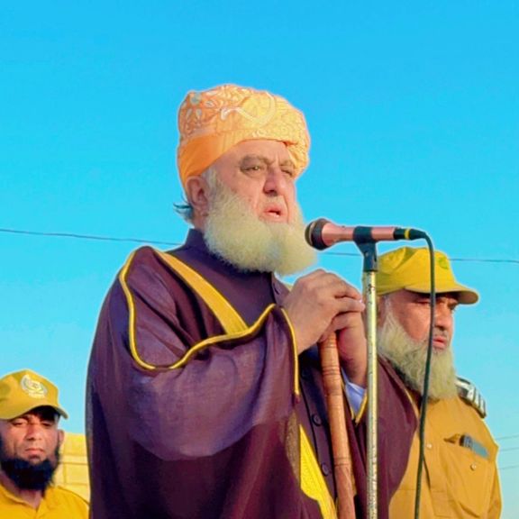 رهبر جمعیت علمای پاکستان: تا چند ماه دیگر امارت اسلامی در خیبرپختونخوا حاکم میشود