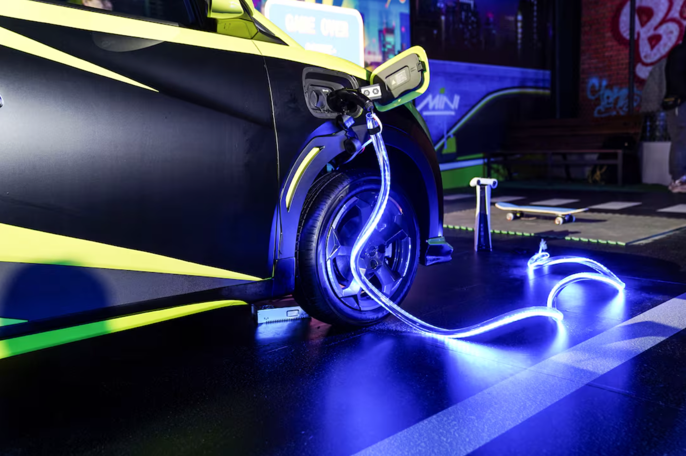 چینایي موټر جوړونکي د صادراتو د فشار له امله بهر کې فابریکې پرانیزي 