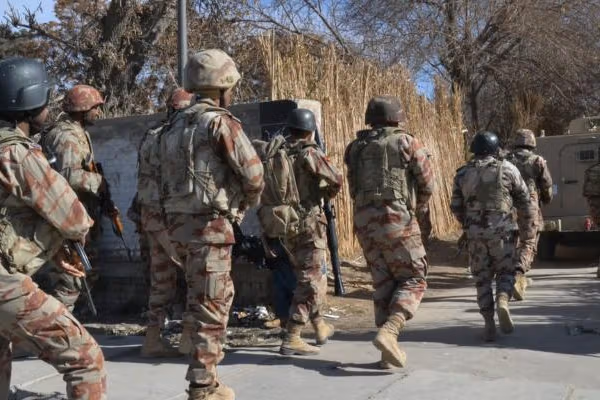 په بلوچستان کې د پاکستاني ځواکونو په عملیاتو کې ۴وسلهوال وژل شوي دي