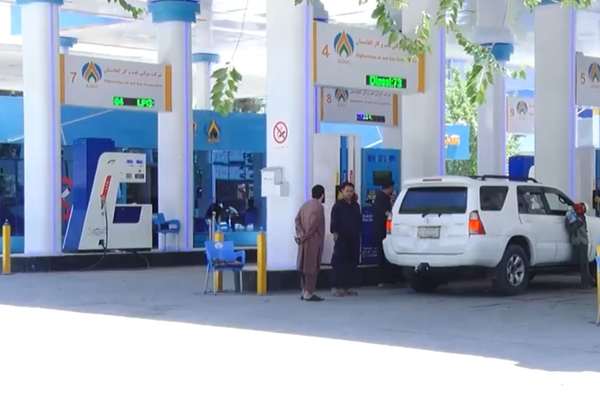 طالبان میگوید عوامل منطقهای دلیل افزایش بهای مواد سوختی است