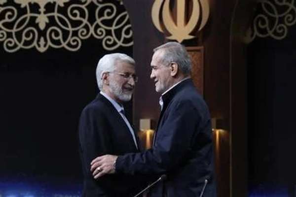 یک پژوهشگر ایرانی به پزشکیان: جلیلی طالب نیست، شما هم لطفا اشرف غنی نباشید
