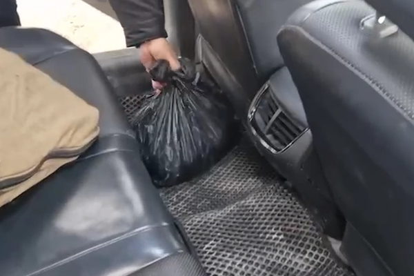 ازبکستاني پولیس وايي په بخارا کې یې له افغانستان نه قاچاق شوي اپین نیولي