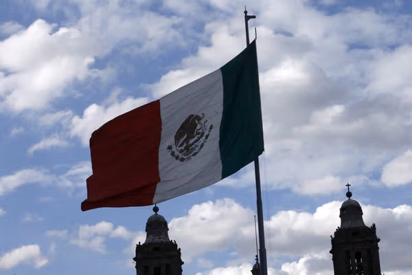 تیراندازی در میدان فوتبال در مکسیکو ۱۱ کشته برجای گذاشت