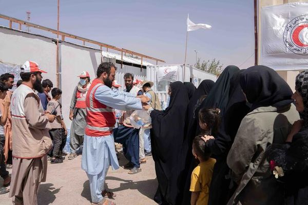 سور صلیب: افغانستان ته د بېرته ستنېدونکو ښځو او نجونو د ژوند وضعیت د اندېښنې وړ دی