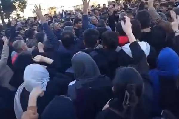 د کاناډا د بهرنیو چارو وزارت: ایران مکلف دی چې د معترضینو حقونه رعایت کړي