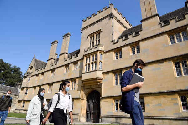 نگرانی از اخوانالمسلمین؛ امارات عربی بودجه تحصیلی دانشجویانش در بریتانیا را محدود کرد