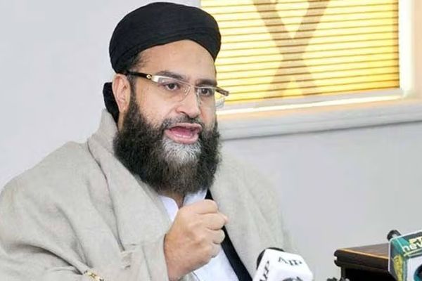 رئيس مجلس علماء باكستان يدعو طالبان إلى التحرك ضد التطرف