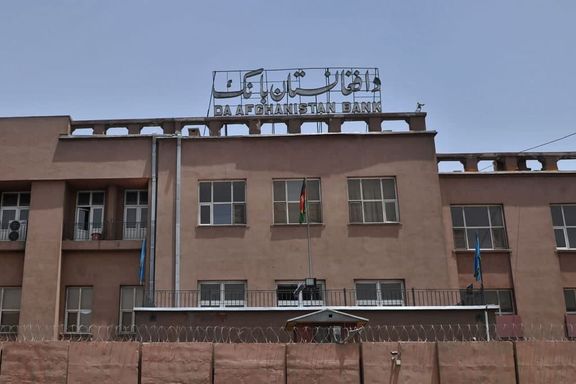 طالبان: ناتوانی بانک مرکزی در تبدیل کردن دالر به افغانی حقیقت ندارد