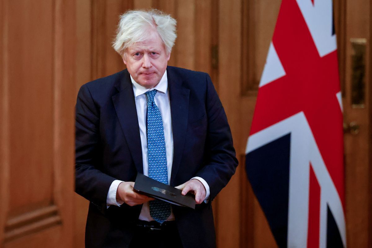 نخست‌ وزیر بریتانیا از مجلس برکناری جان سالم بدر برد