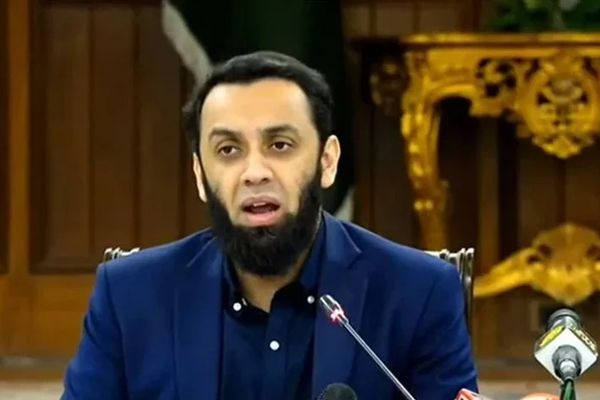 د پاکستان د اطلاعاتو وزیر: طالبان د استانبول د خبرو اترو د ناکامۍ مسوول دي