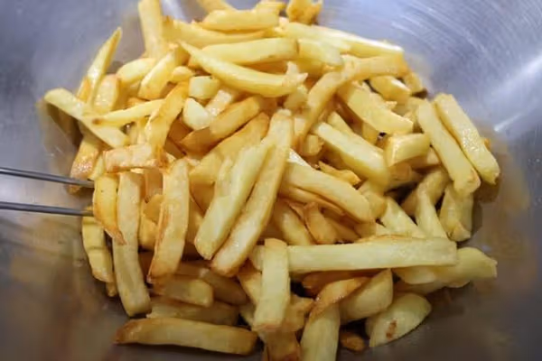 تازه څېړنه: په غوړو کې سور کړل شوي کچالو خوړل د شکرې ناروغۍ ګواښ زياتوي