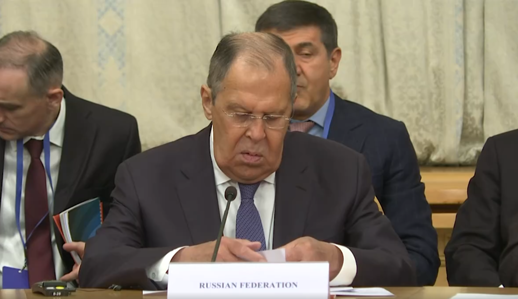 لاوروف: په افغانستان او سیمه کې د درېیمو هېوادونو تاسیسات په هیڅ ډول د منلو وړ نه دي