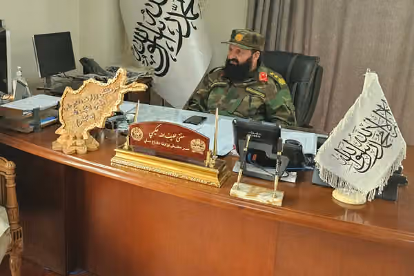 شاید که «فلنگ» خفته باشد؛ لطیفالله حکیمی، از علاقهمند زبان فارسی تا انکار زبان ملی