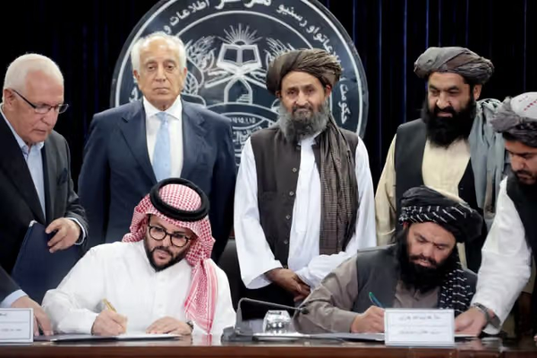 په سيمه کې څه تېرېږي او هېواد کوم لوري ته بېول کېږي؟