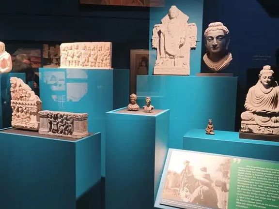 په جرمني کې د افغان کډوالو د تاریخي او هنري اثارو نندارتون جوړ شو