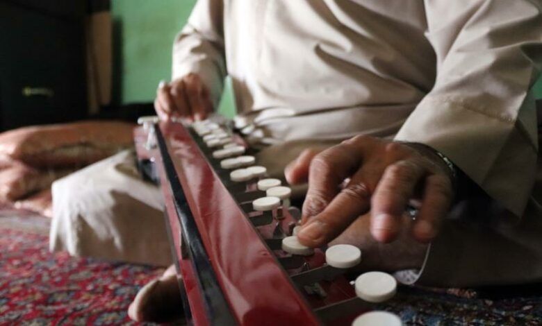 افغانستان بدون ساز و شادی؛ تورنتو استار می‌گوید کودکان اهالی آواز و موسیقی گرسنه می‌خوابند