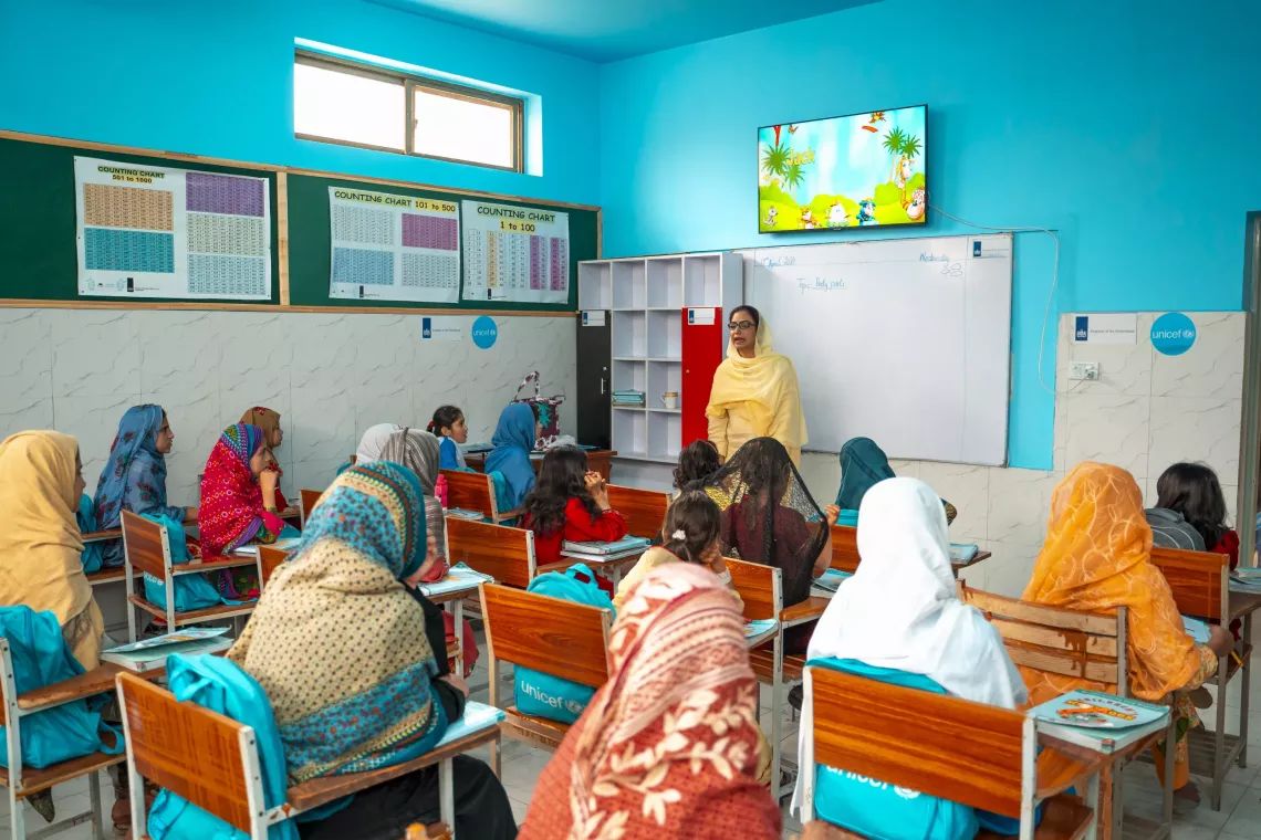 د نوي ښوونیز کال پیل؛ په بلوچستان کې افغان زده‌کوونکې د زده‌کړو د دوام غوښتنه کوي