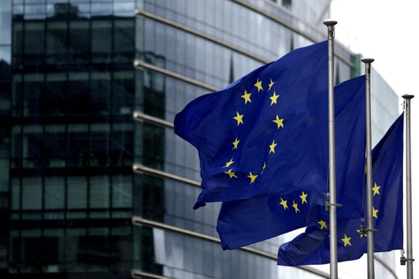 الاتحاد الأوروبي يطالب طالبان بالتحرك ضد التنظيمات الإرهابية