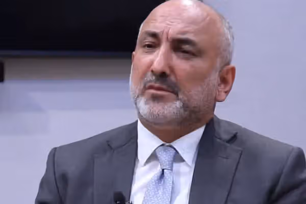 اتمر اظهارات مقام طالبان درباره زبان فارسی را محکوم کرد