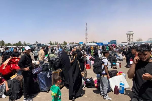 طالبان: تېره ورځ تر ۳۸ زرو ډیر افغان کډوال له ایران څخه راستانه شوي دي
