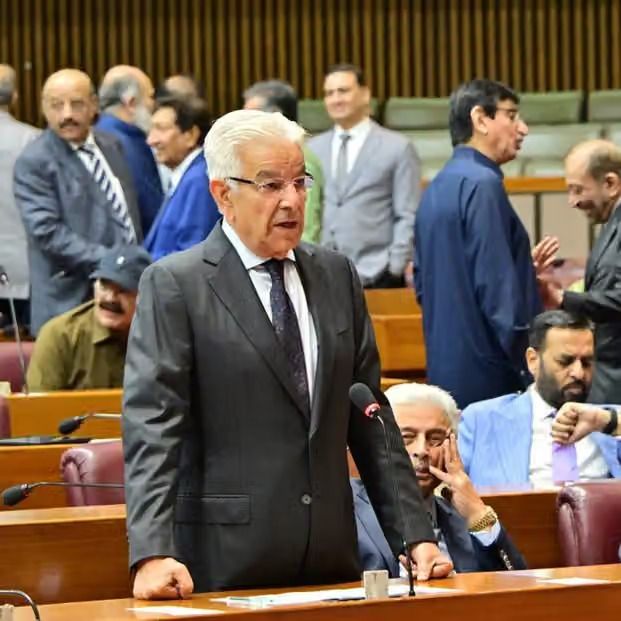 وزیر دفاع پاکستان: وزیر اعلی خیبرپختونخوا از فردی در افغانستان دستور می‌گرفت