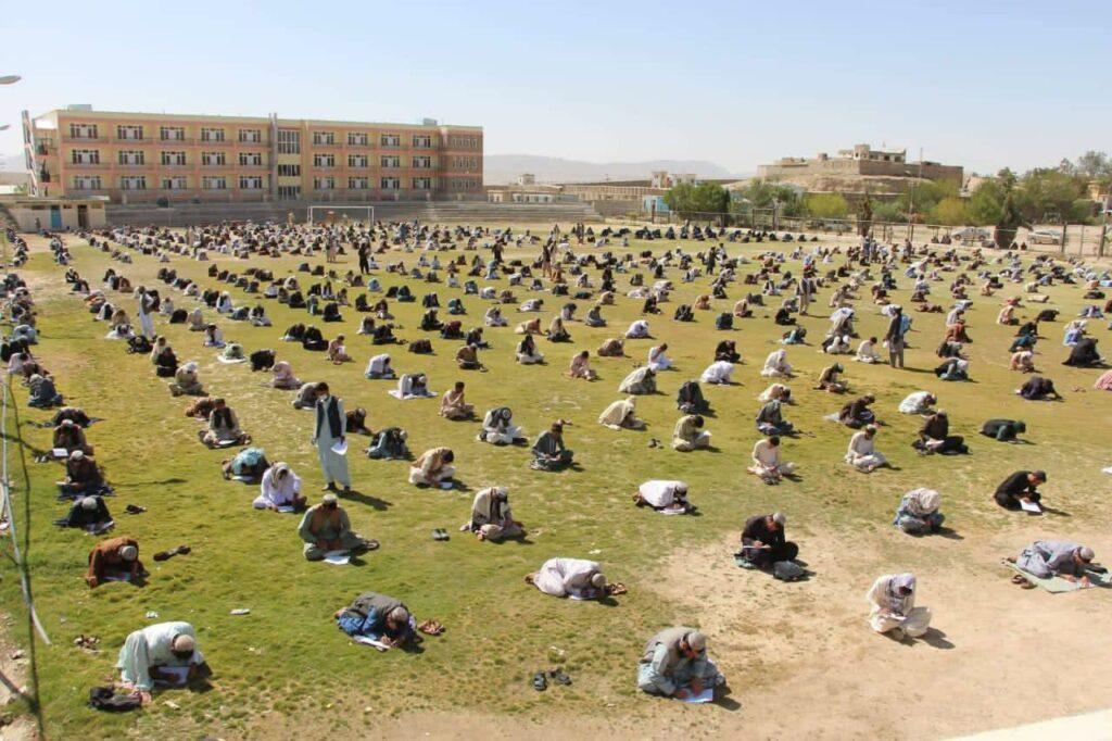 د ښوونکو ازموینه؛ طالبانو لس میلیونه افغانۍ ټولې کړي، خو د ښوونکو برخلیک لا نامعلوم دی