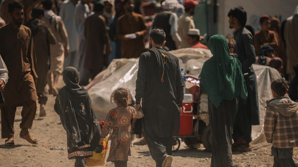 پاکستان کې مېشت افغان کډوال د ډانګ او پړانګ ترمنځ ګېر دي