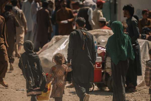 پاکستان کې مېشت افغان کډوال د ډانګ او پړانګ ترمنځ ګېر دي