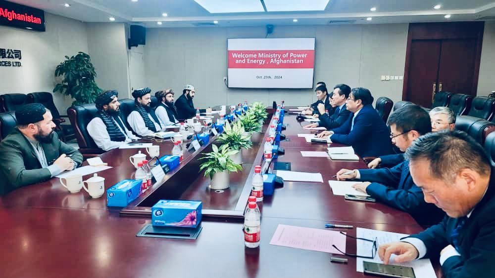 د میس عینک کان قراردادي شرکت د اوبو او برېښنا ستونزې له طالب وزير سره شريکې کړې