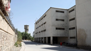 د بښنې نړیوال سازمان: ۳۰۰ تر ۶۰۰ افغان بندیان په مرګ محکوم شوي