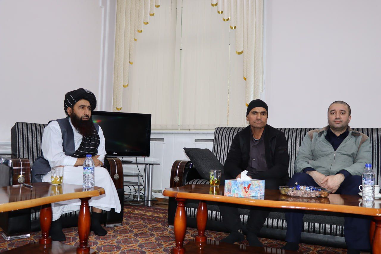  د ازبکستان حکومت اته افغان زندانیان د طالبانو سفارت ته سپارلي دي