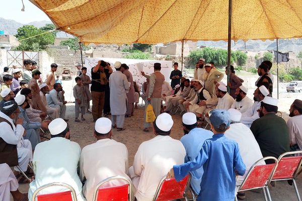 د تورخم د مزدورانو ټولنه: د ډيورنډ کرښې تړل کېدو په ټول پاکستان کې د روزګار ساه بنده کړې
