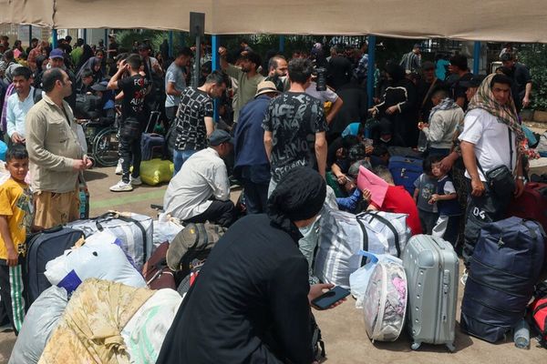 د ایران ۳۲ لوړپوړو چارواکو د ناقانونه افغان اتباعو د وتلو بهیر ارزولی