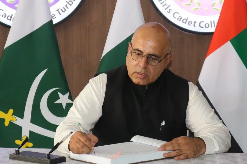 Former Pakistani Official Calls For Regime Change In Taliban-Ruled Afghanistan