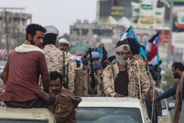 سعودي عربستان د سویلي یمن د بېلتونپالو پر یوې پوځي اډې هوايي بریدونه کړي