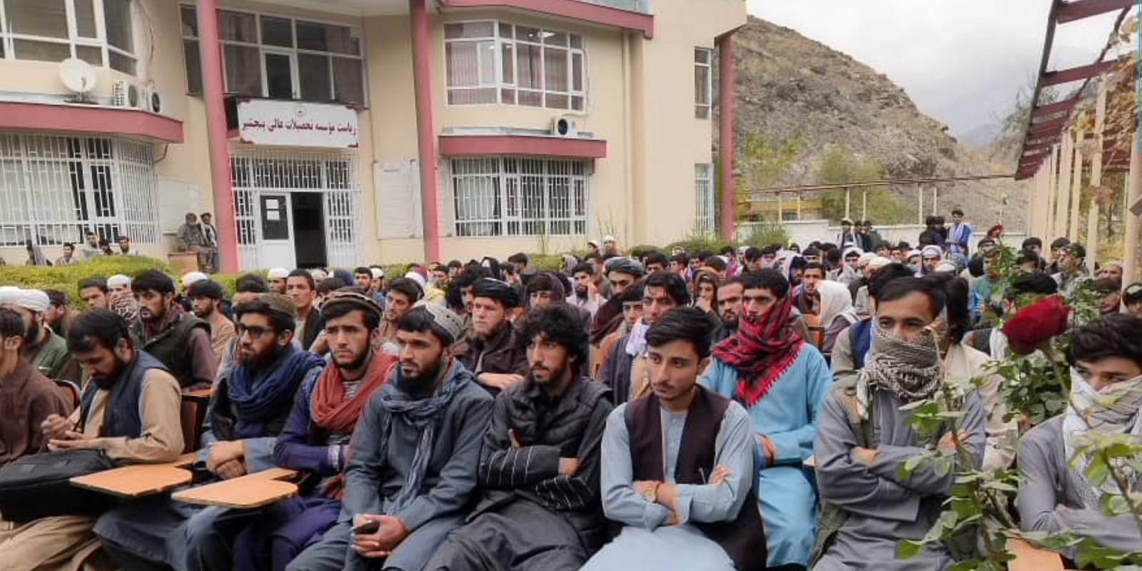 طالبانو له "امارت پېژندنې" وروسته له 'غرب سره فکري جګړې' کتاب لړۍ پیل کړې