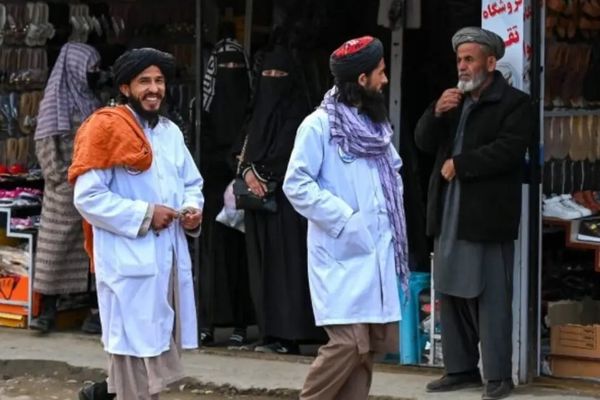 یوناما: د امر بالمعروف کارکوونکي پر ډاکټرانو فشار راوړي چې د ښځو درملنه ونهکړي